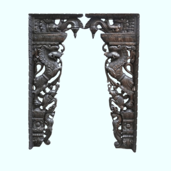 Pair of Yali Brackets